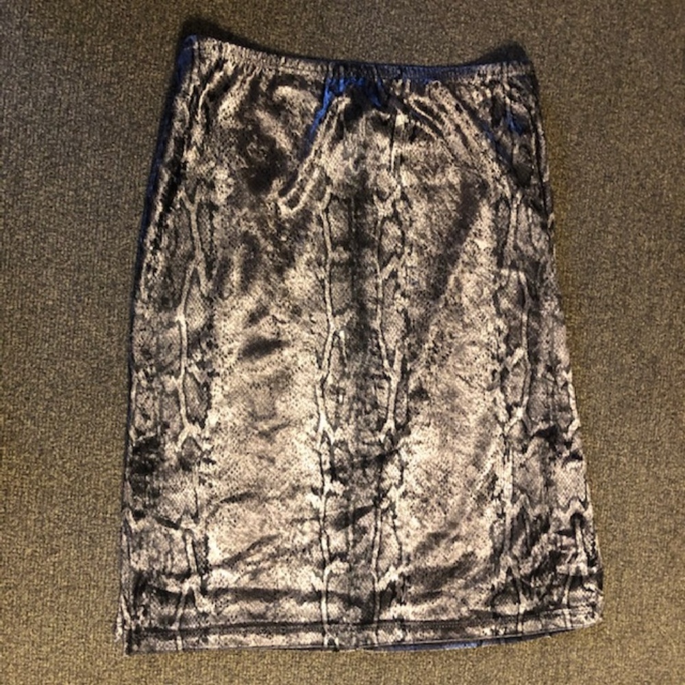 Black & Charcoal Grey Snakeskin Print Skirt